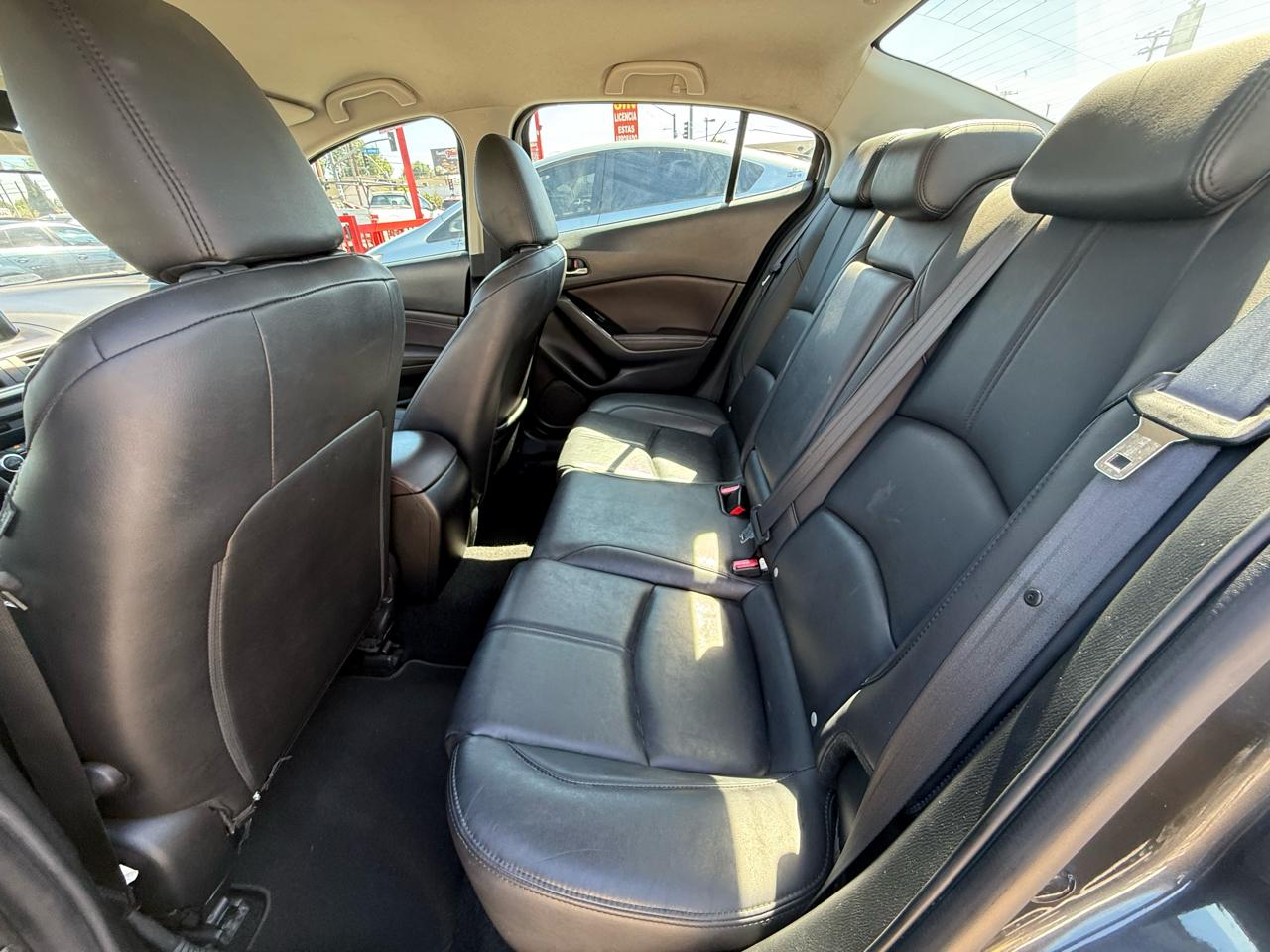 Mazda MAZDA3 i Touring AT 4-Door 2017