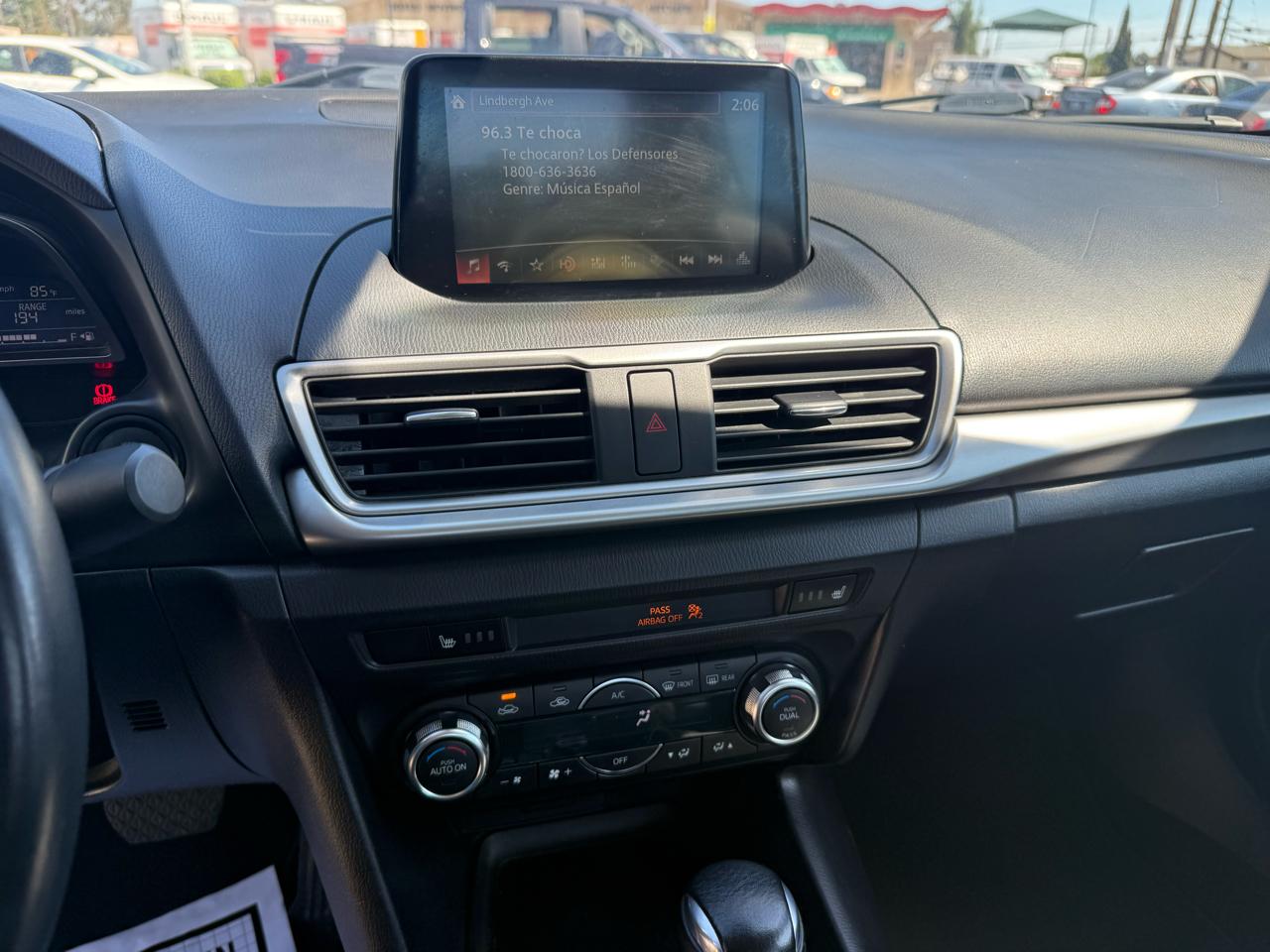 Mazda MAZDA3 i Touring AT 4-Door 2017