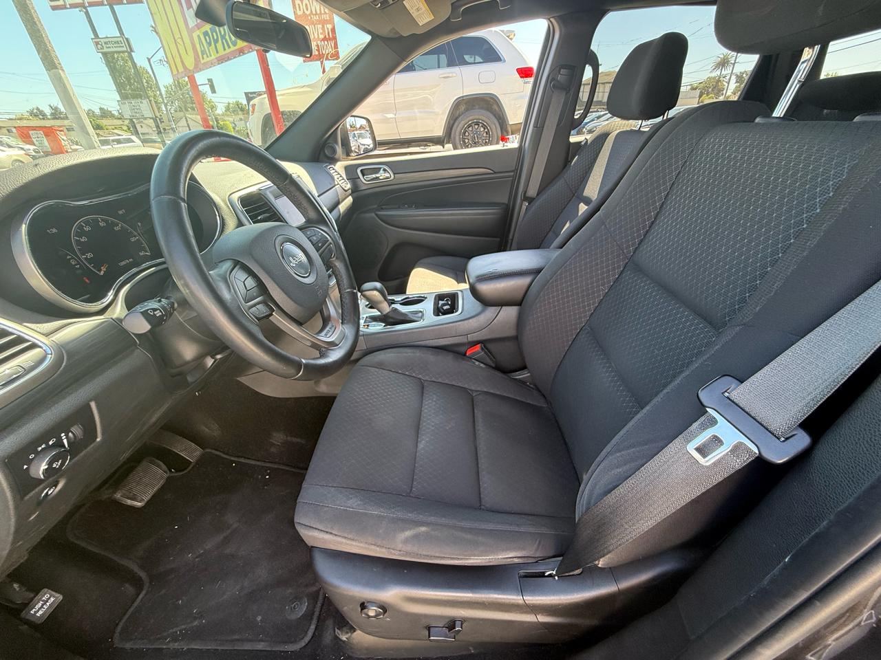 Jeep Grand Cherokee Laredo 2WD 2019