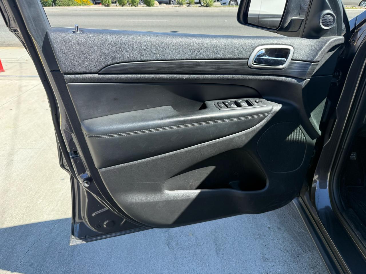 Jeep Grand Cherokee Laredo 2WD 2019