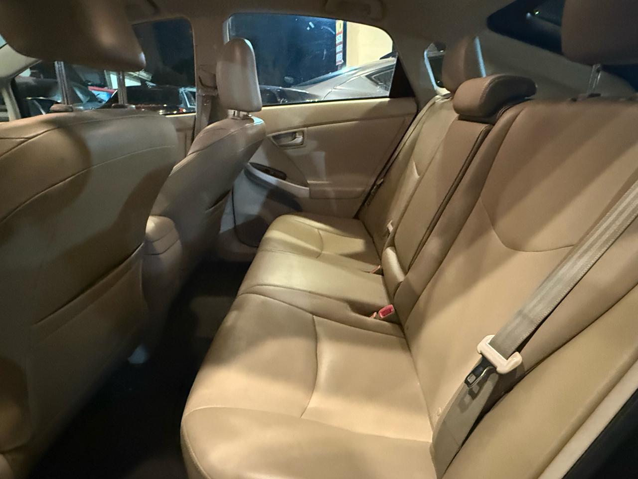 Toyota Prius Prius V 2012