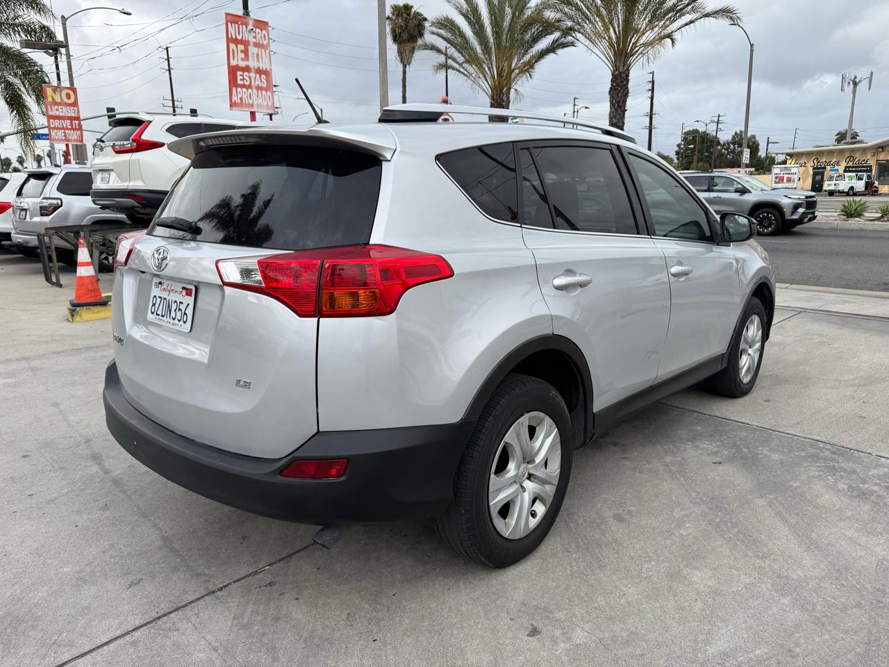 Toyota RAV4 LE FWD 2013