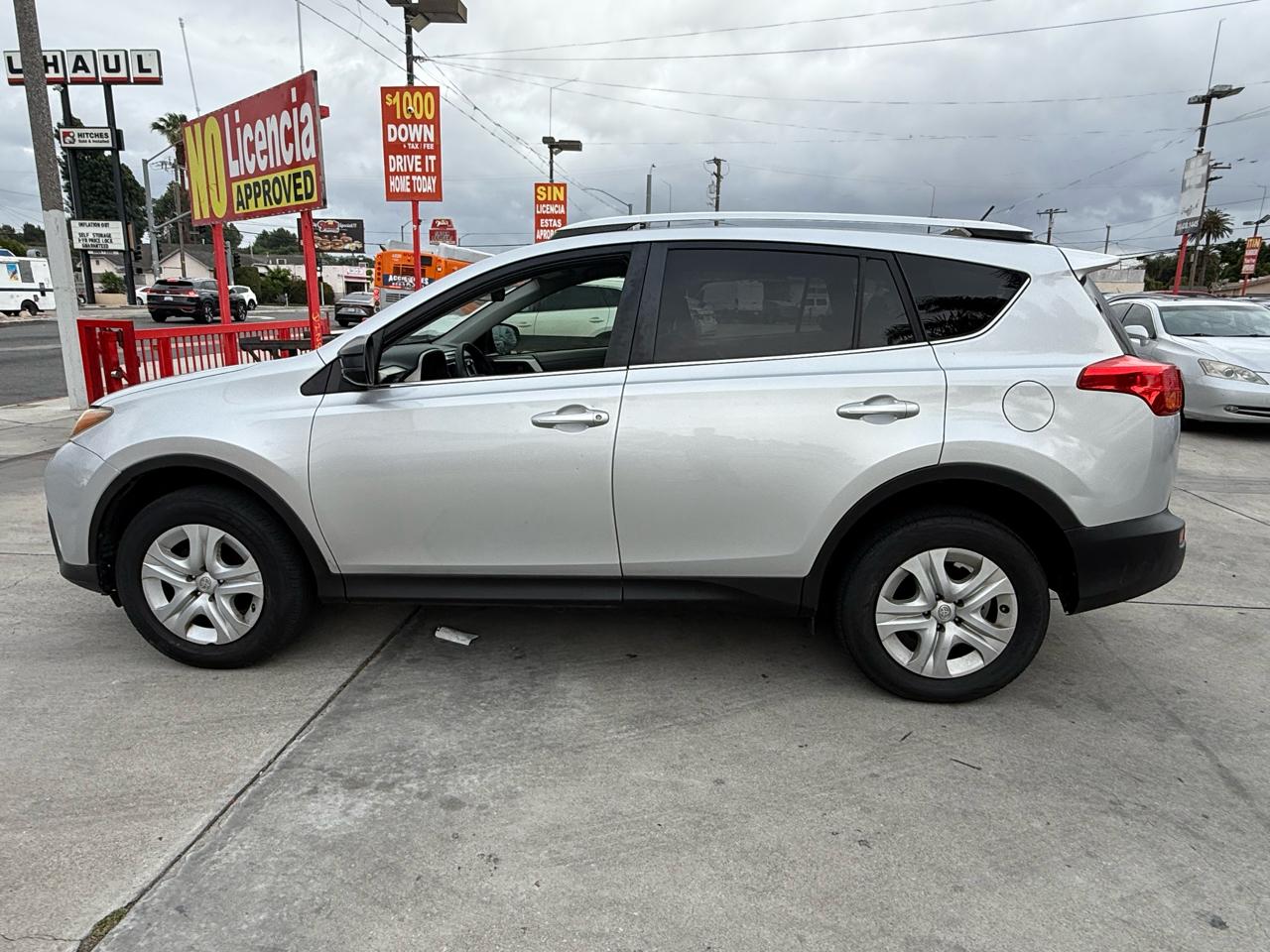 Toyota RAV4 LE FWD 2013