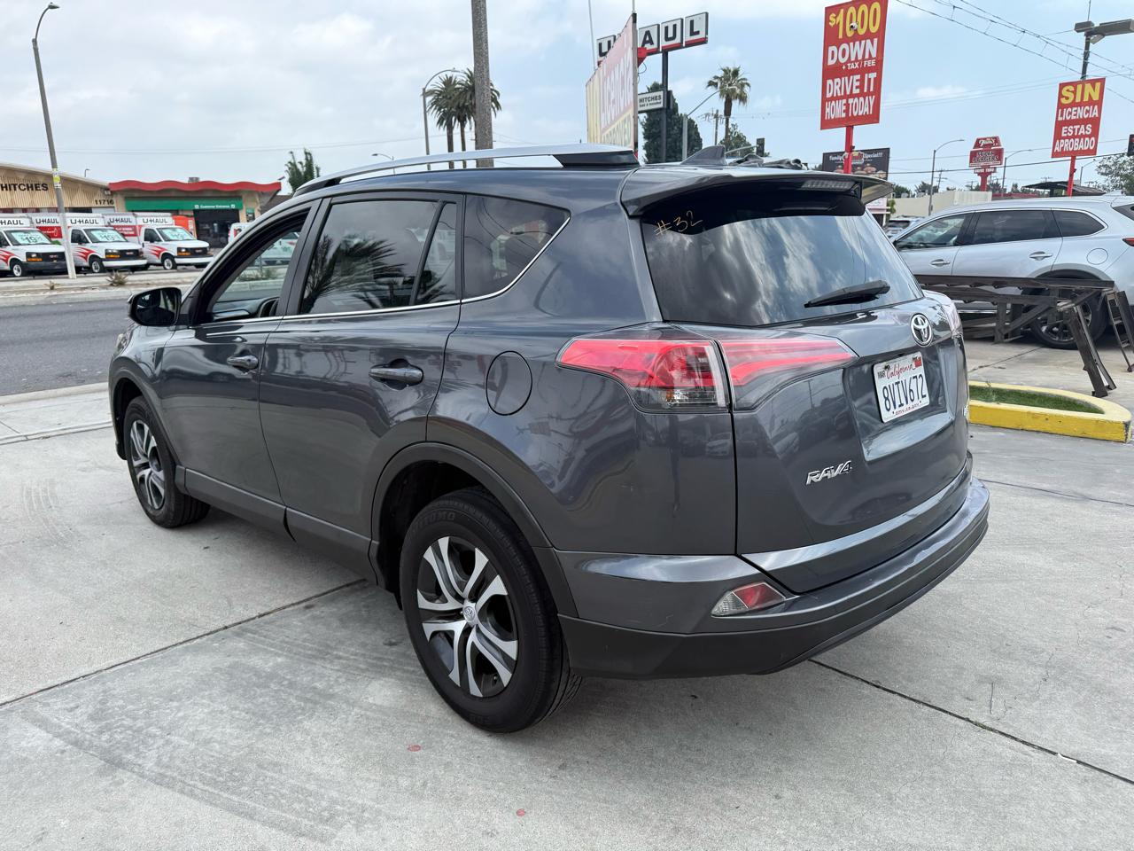 Toyota RAV4 LE FWD 2016