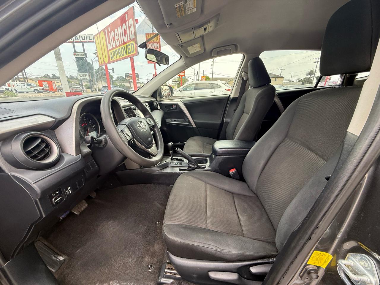 Toyota RAV4 LE FWD 2016