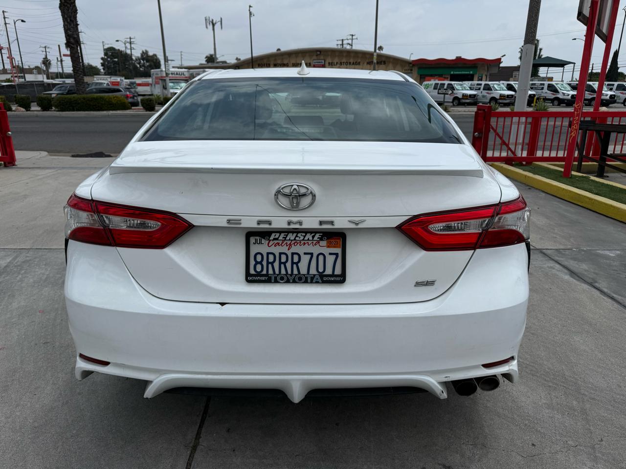 Toyota Camry SE 2020