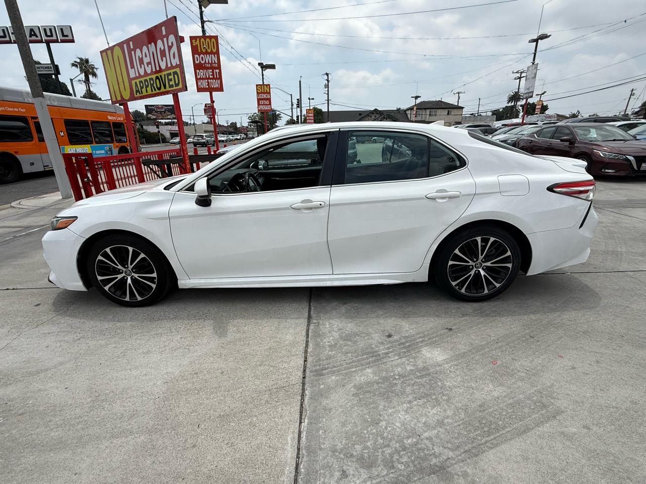 Toyota Camry SE 2020