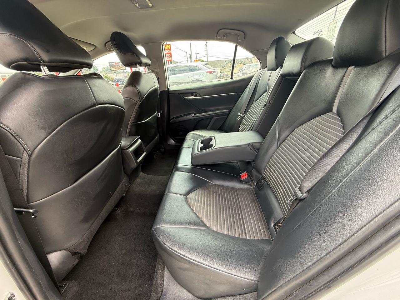 Toyota Camry SE 2020