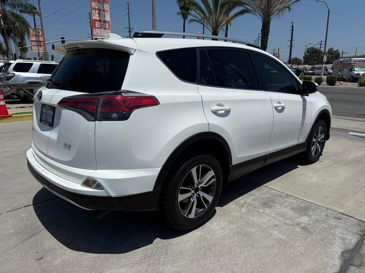 Toyota RAV4 XLE FWD 2017