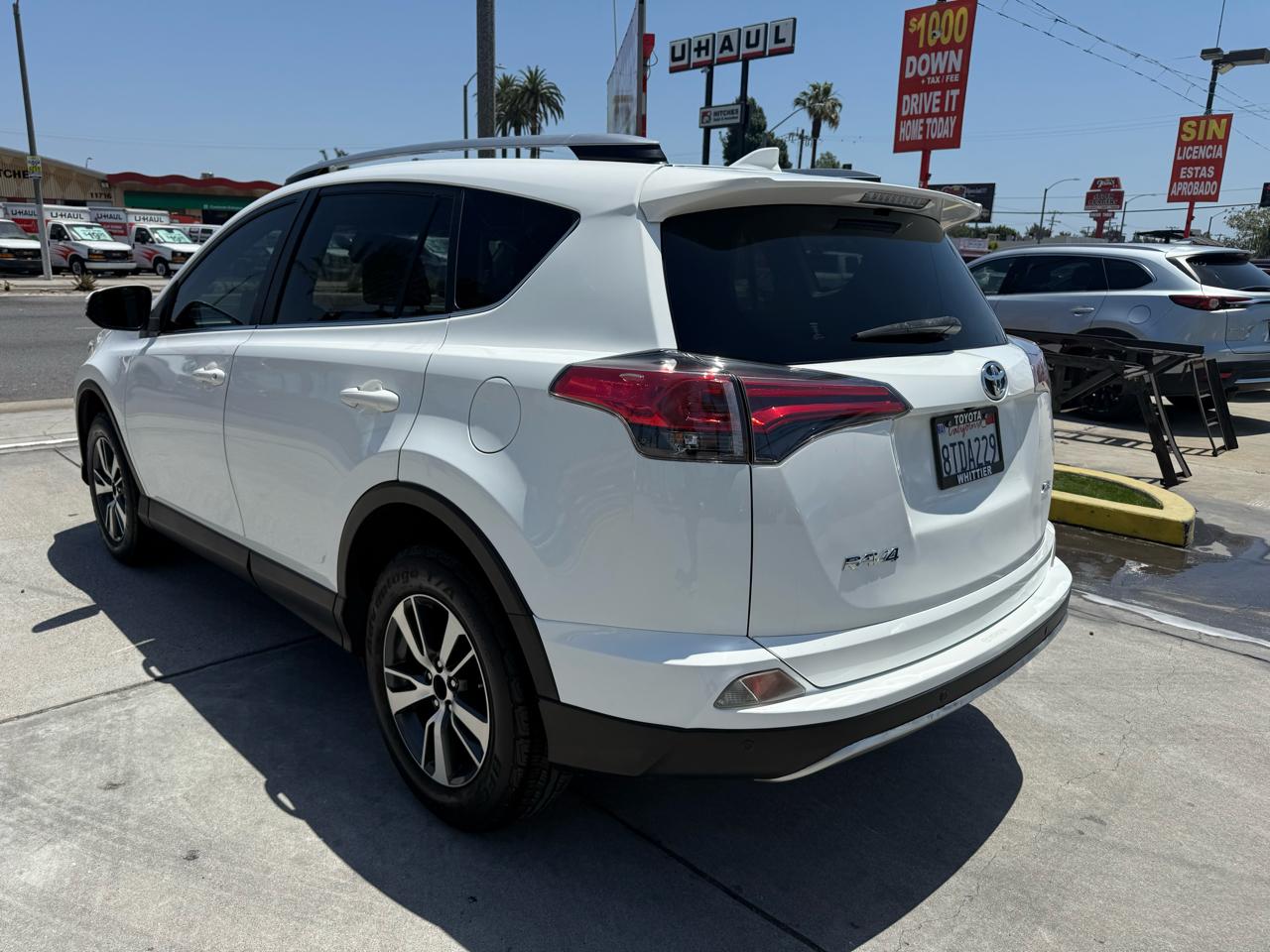 Toyota RAV4 XLE FWD 2017