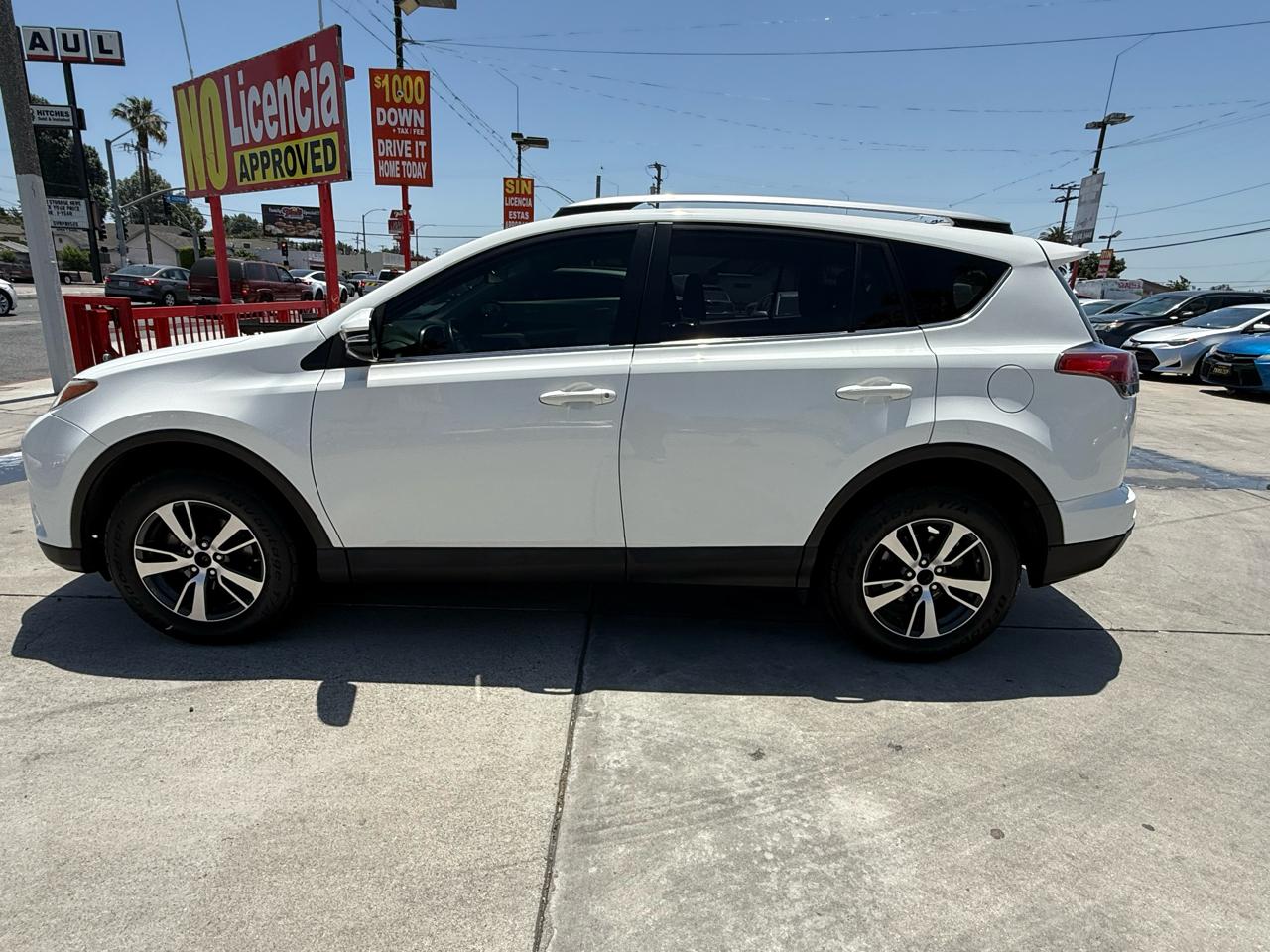 Toyota RAV4 XLE FWD 2017