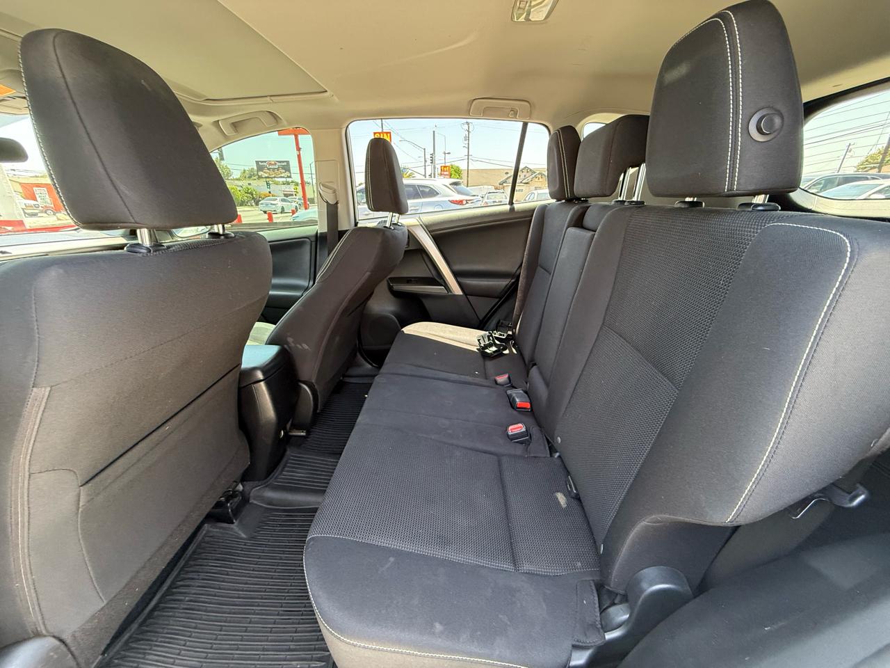 Toyota RAV4 XLE FWD 2017