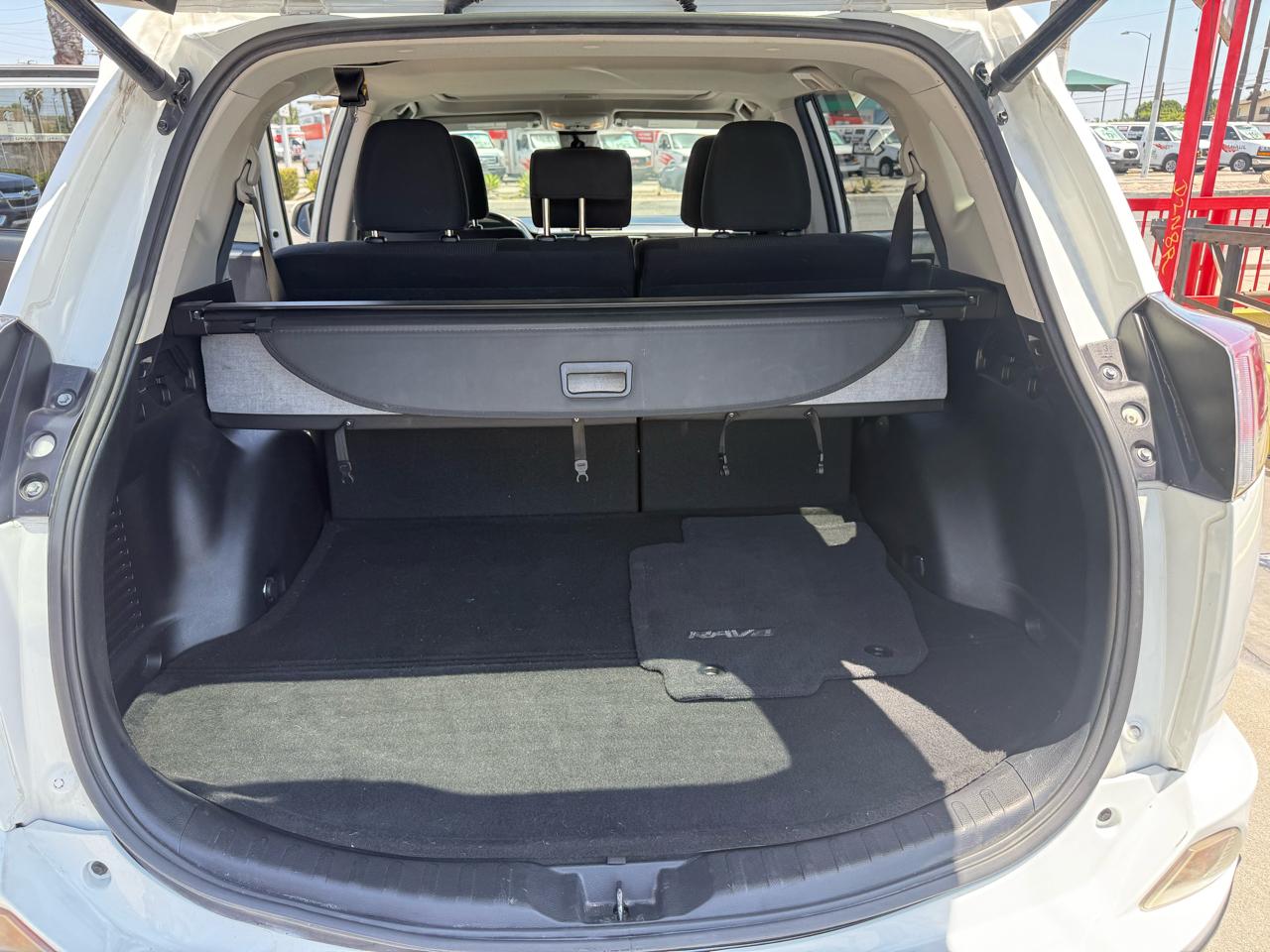 Toyota RAV4 XLE FWD 2017
