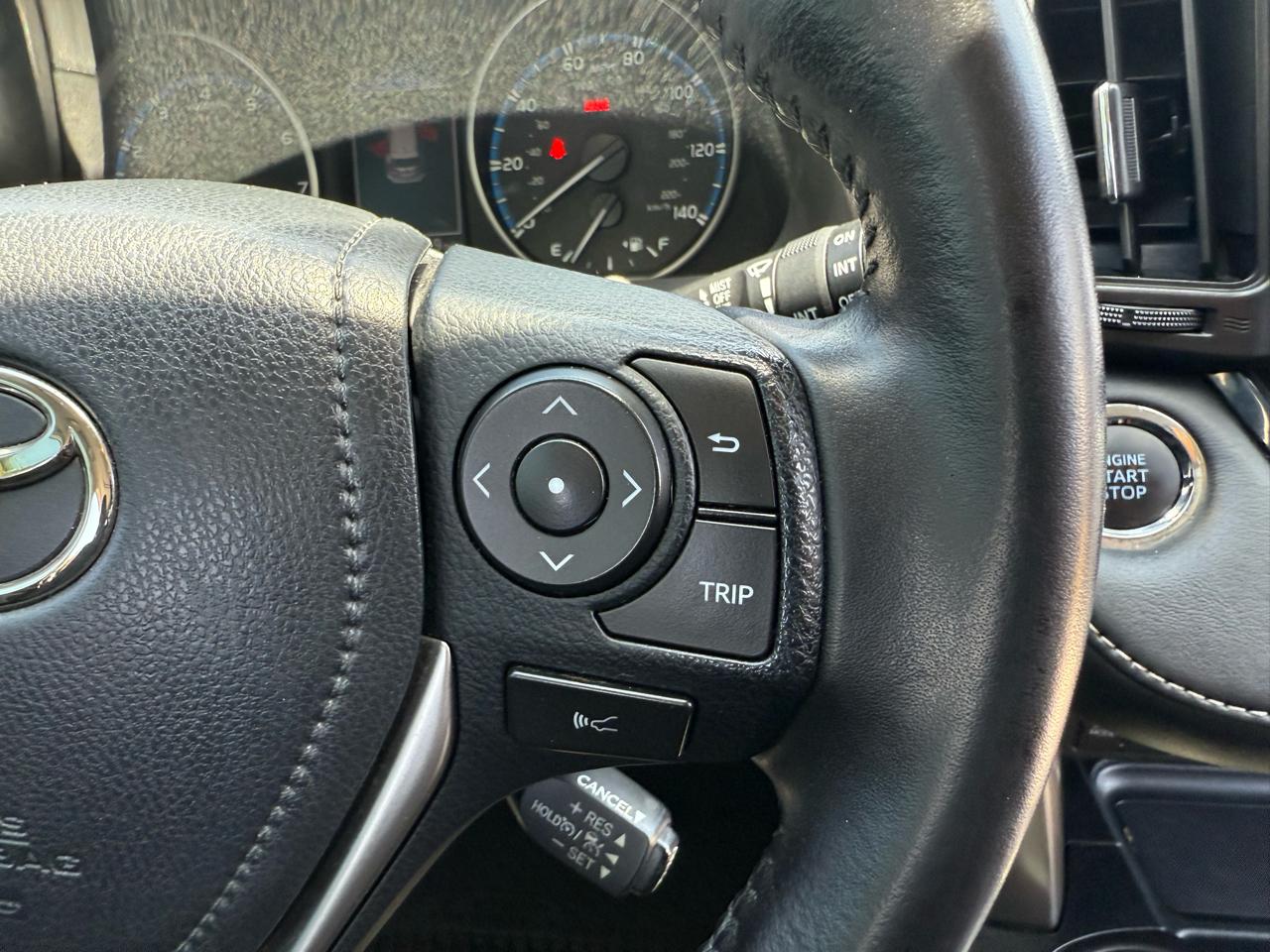 Toyota RAV4 XLE FWD 2017