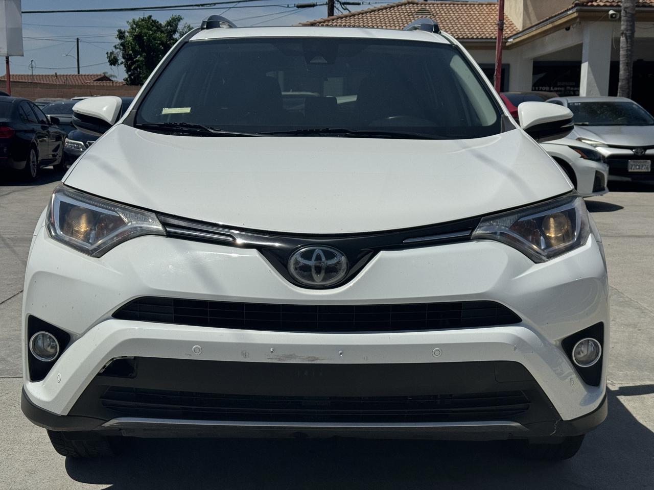 Toyota RAV4 XLE FWD 2017