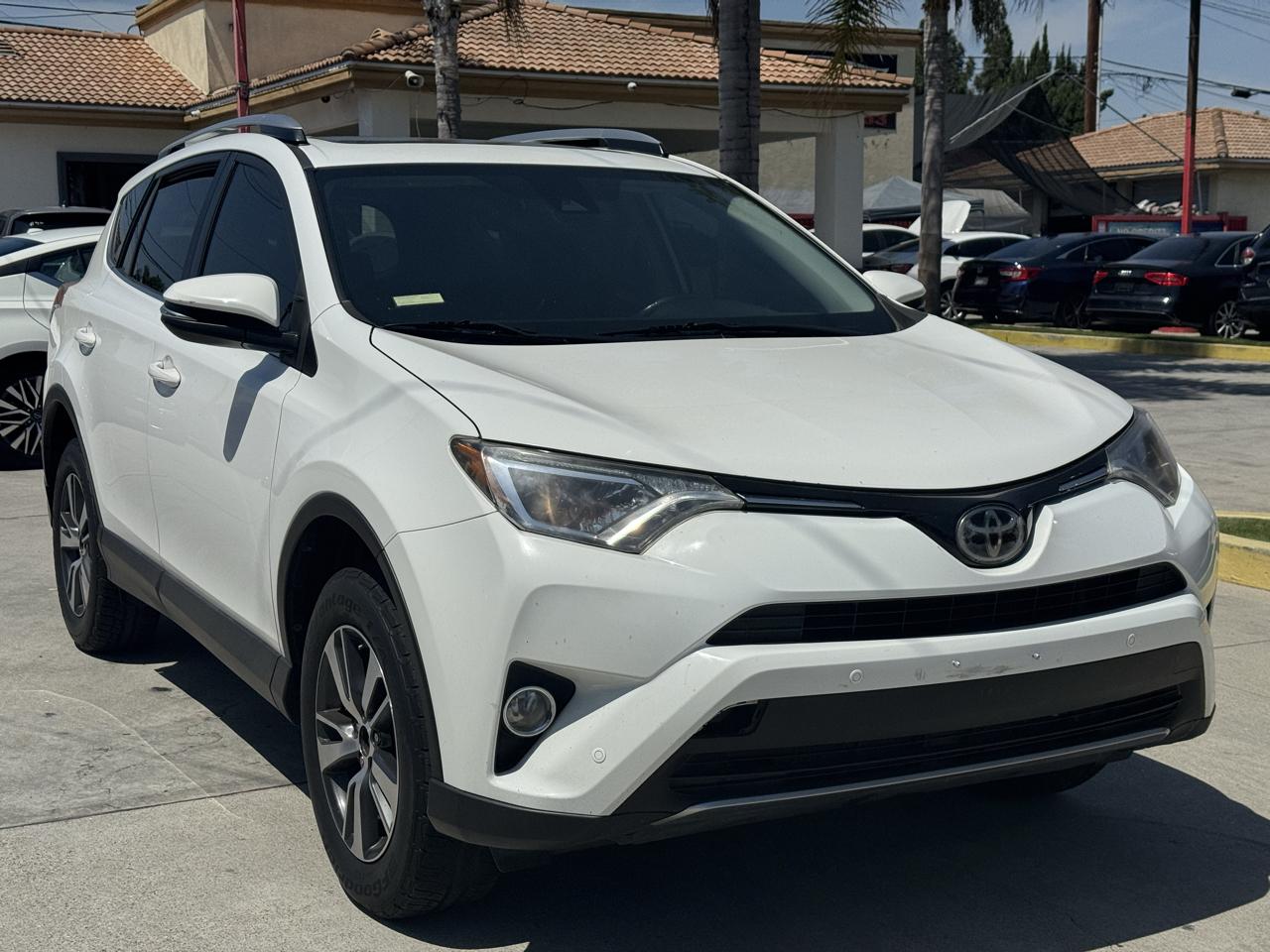 Toyota RAV4 XLE FWD 2017