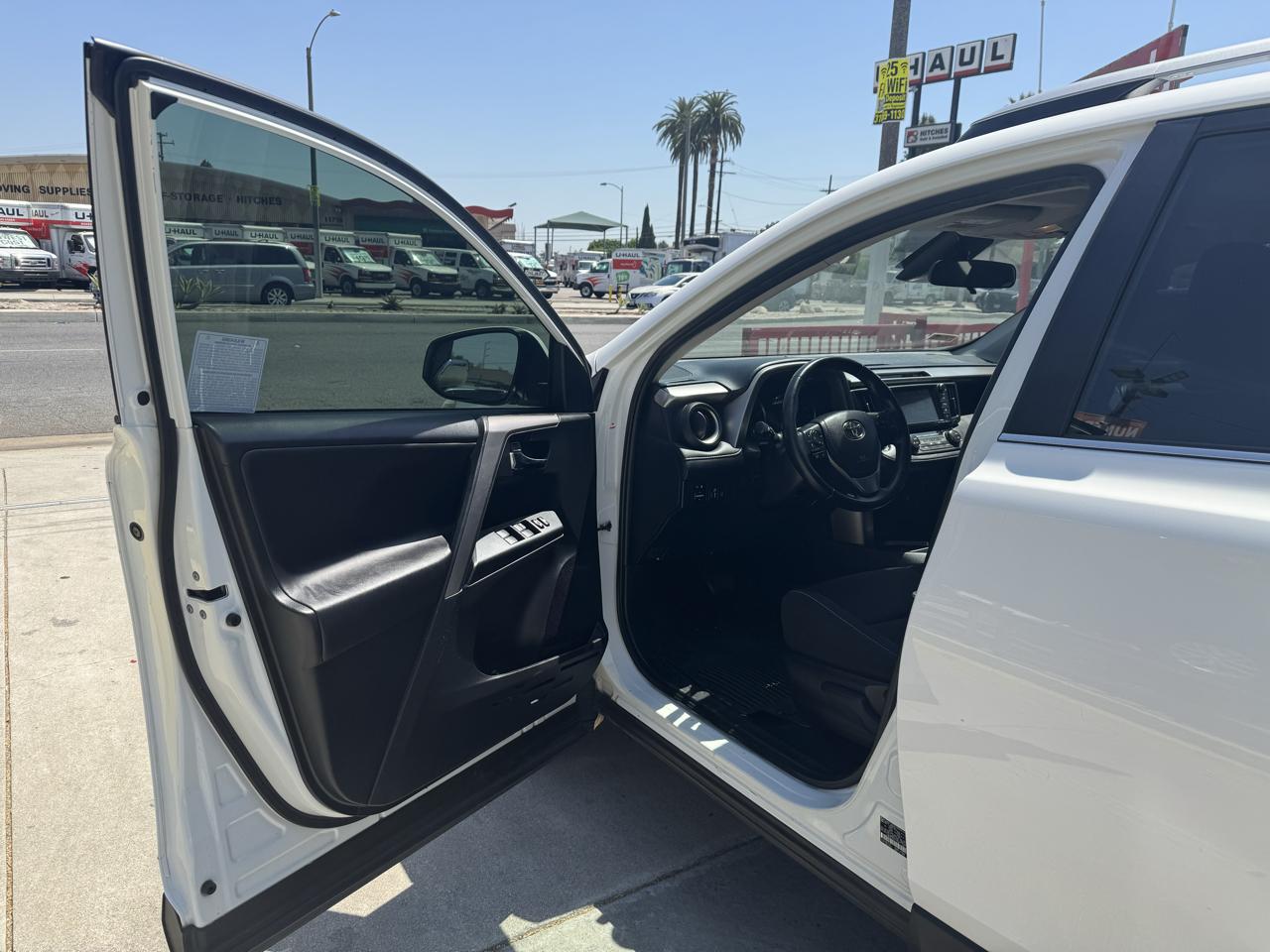 Toyota RAV4 XLE FWD 2017