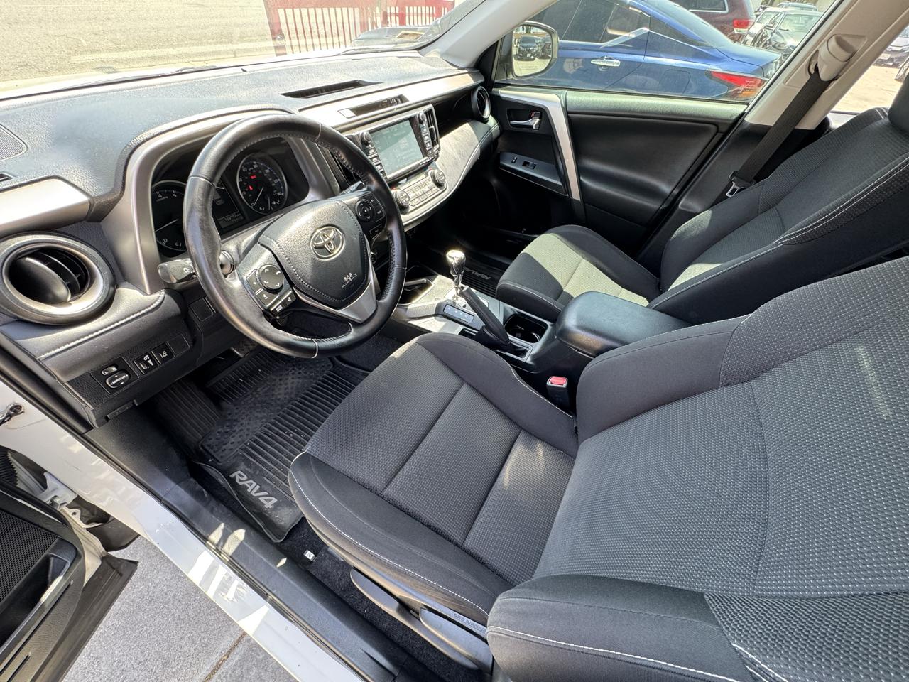 Toyota RAV4 XLE FWD 2017