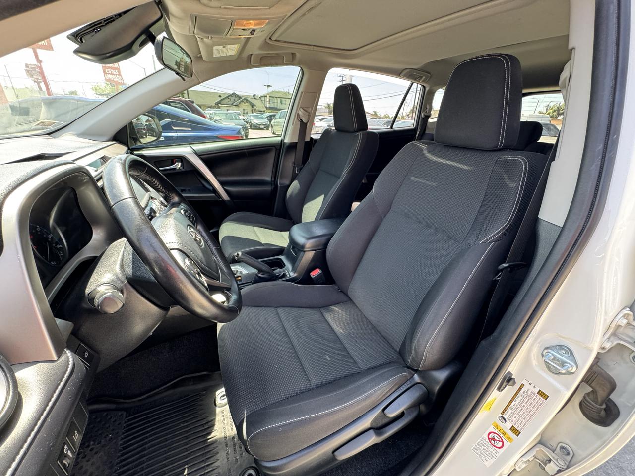 Toyota RAV4 XLE FWD 2017