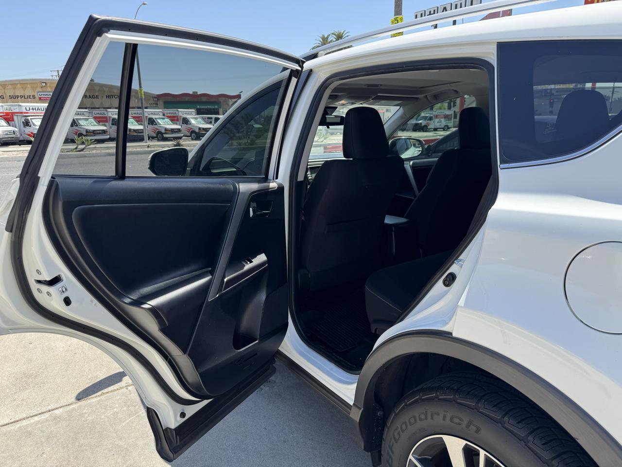 Toyota RAV4 XLE FWD 2017