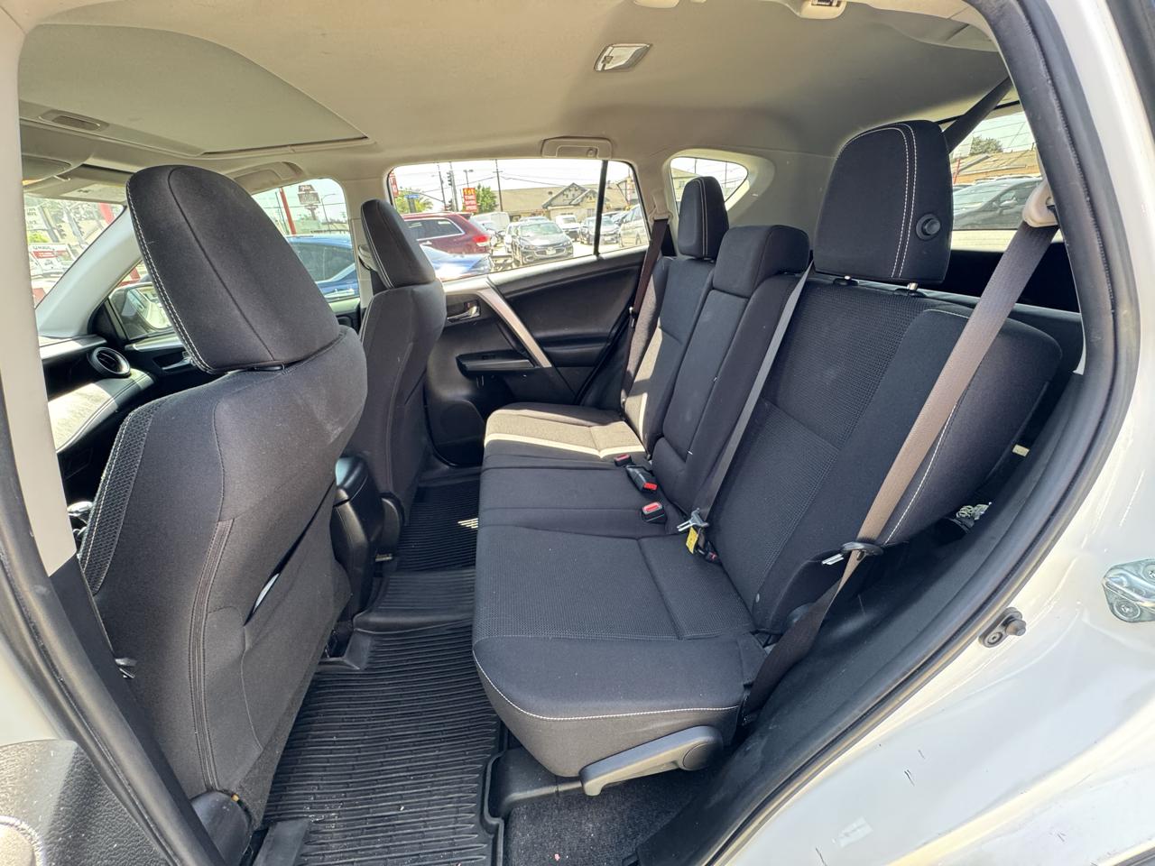 Toyota RAV4 XLE FWD 2017