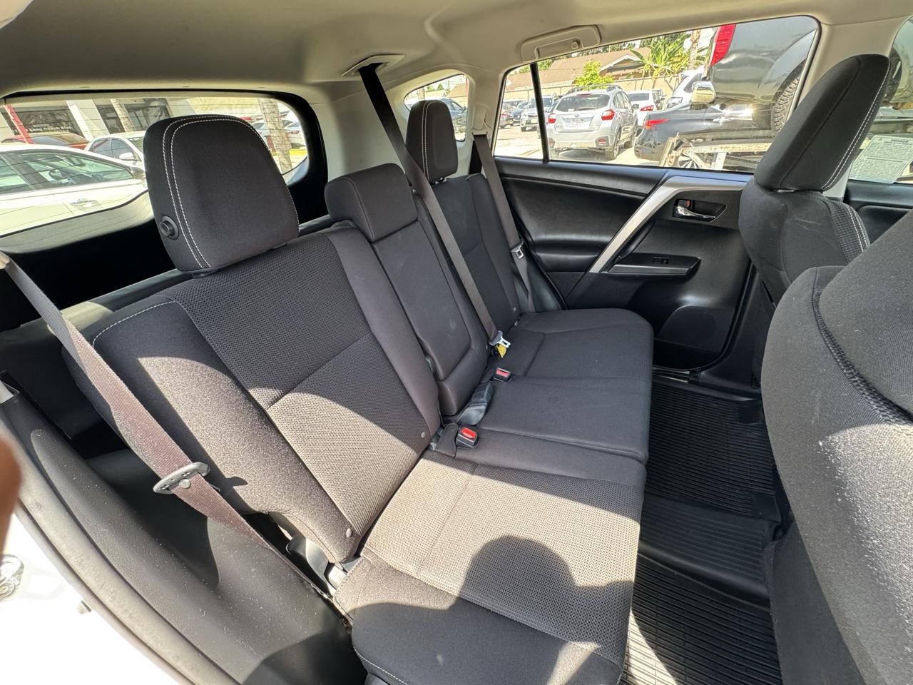 Toyota RAV4 XLE FWD 2017