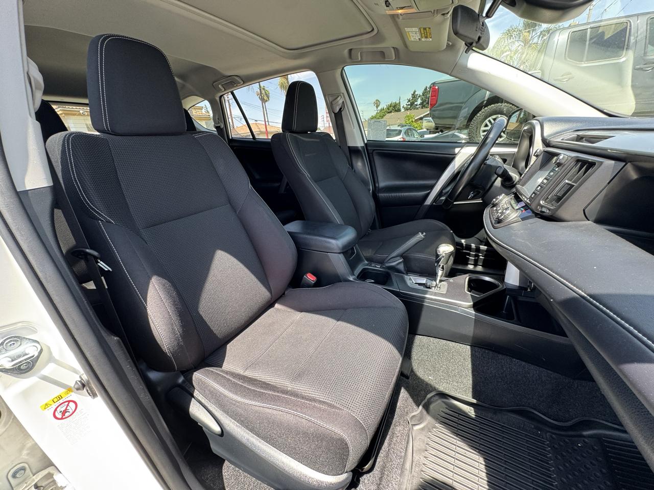 Toyota RAV4 XLE FWD 2017