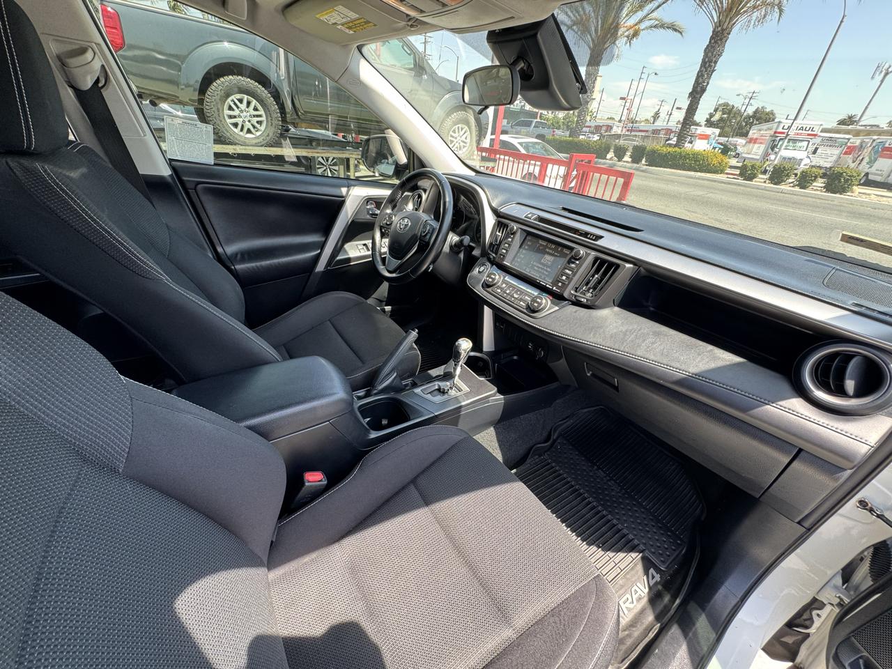 Toyota RAV4 XLE FWD 2017