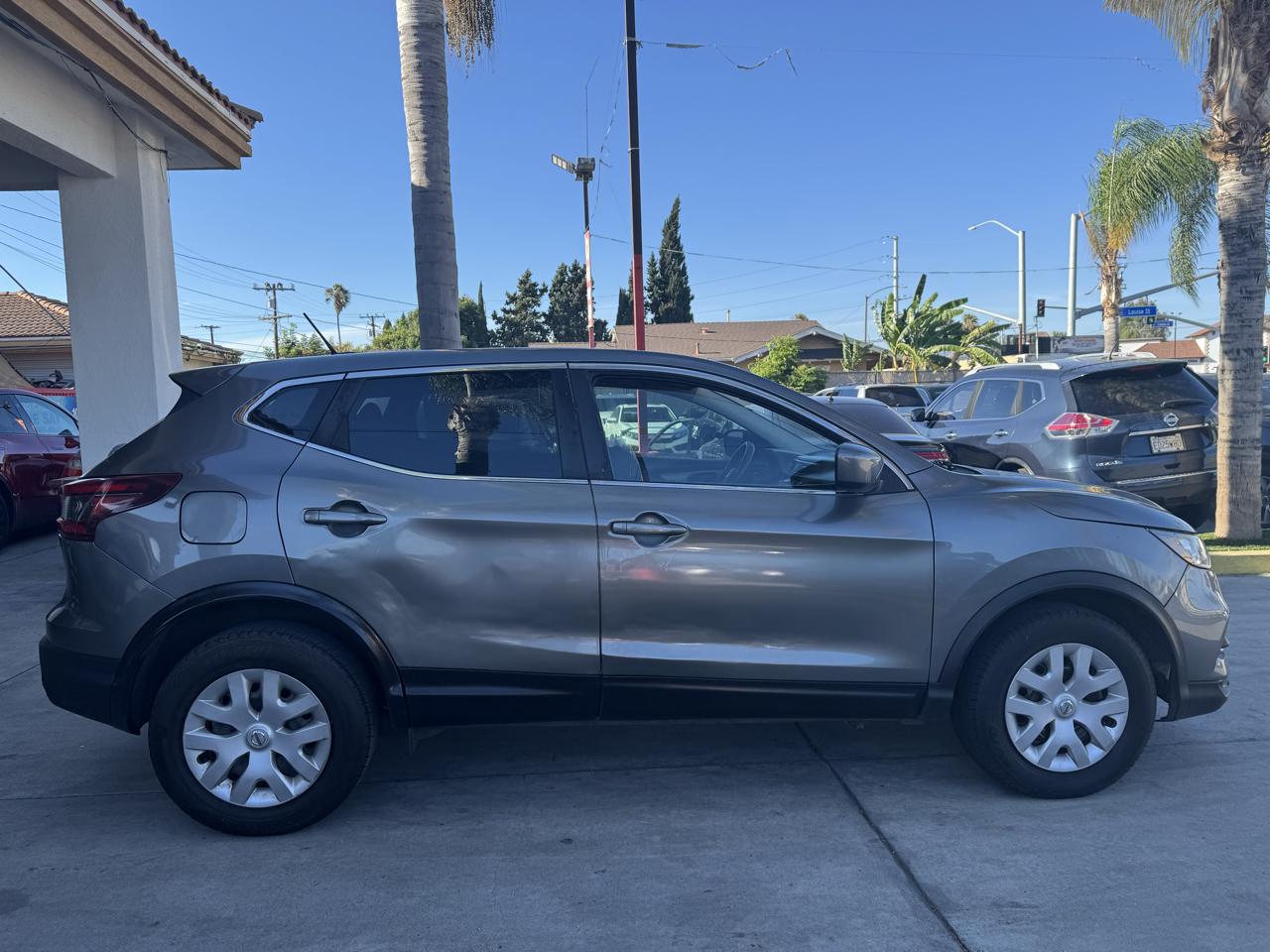 Nissan Rogue Sport S 2020