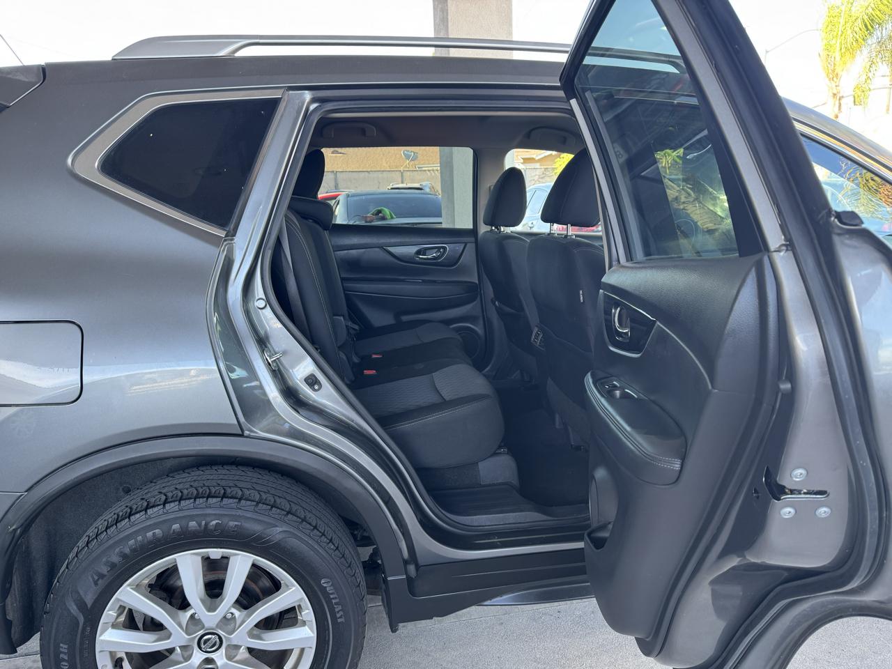 Nissan Rogue Sport S 2020