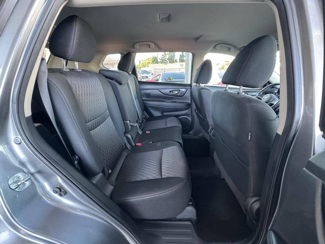 Nissan Rogue Sport S 2020