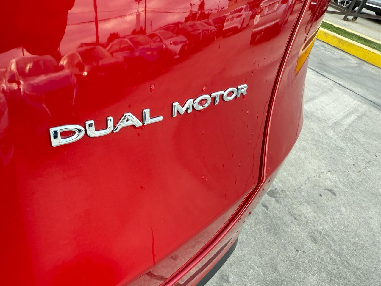 Tesla Model Y Long Range 2024