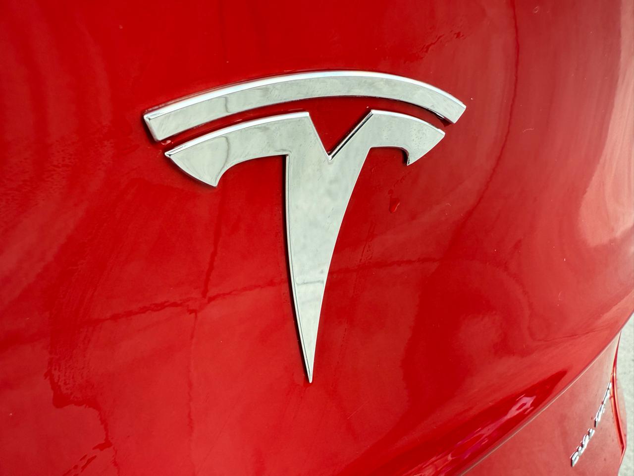 Tesla Model Y Long Range 2024