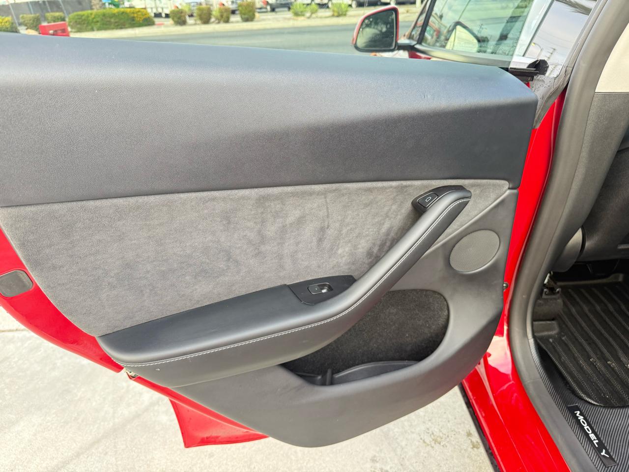 Tesla Model Y Long Range 2024