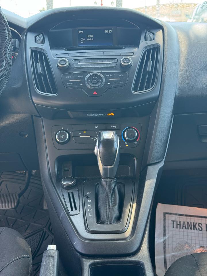 Ford Focus SE Sedan 2016