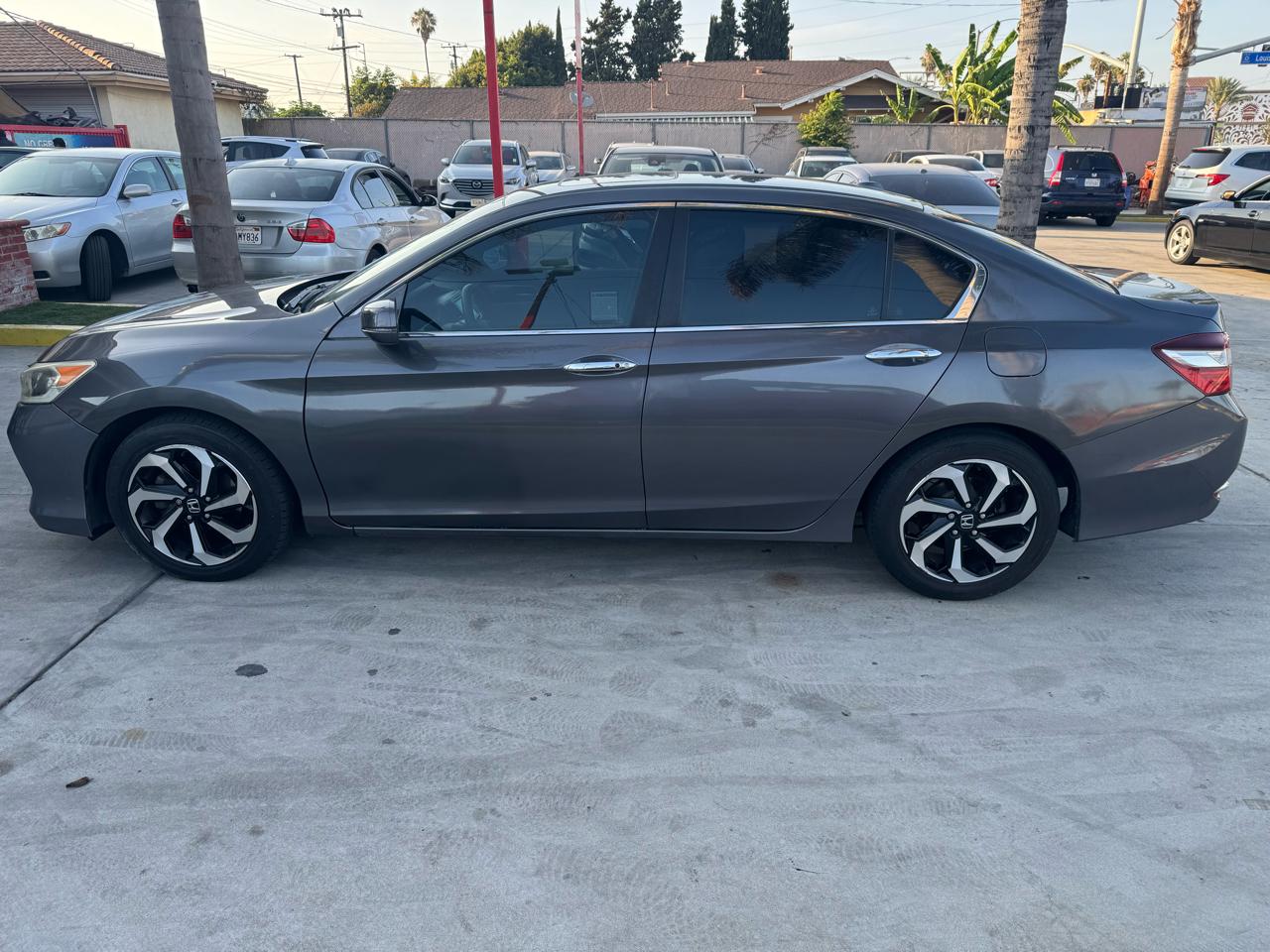 Honda Accord EX Sedan CVT w/ Honda Sensing 2017