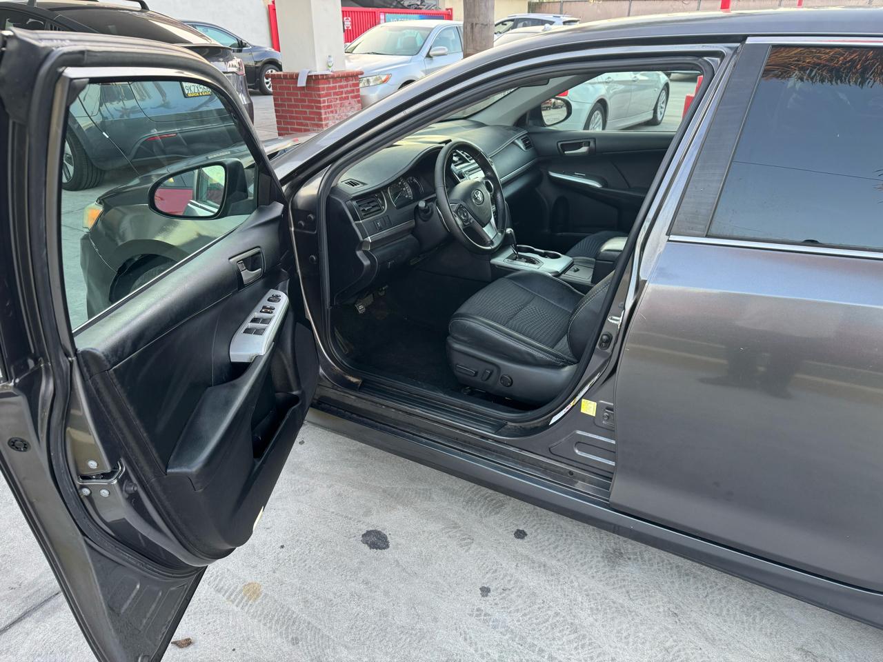 Toyota Camry SE 2014