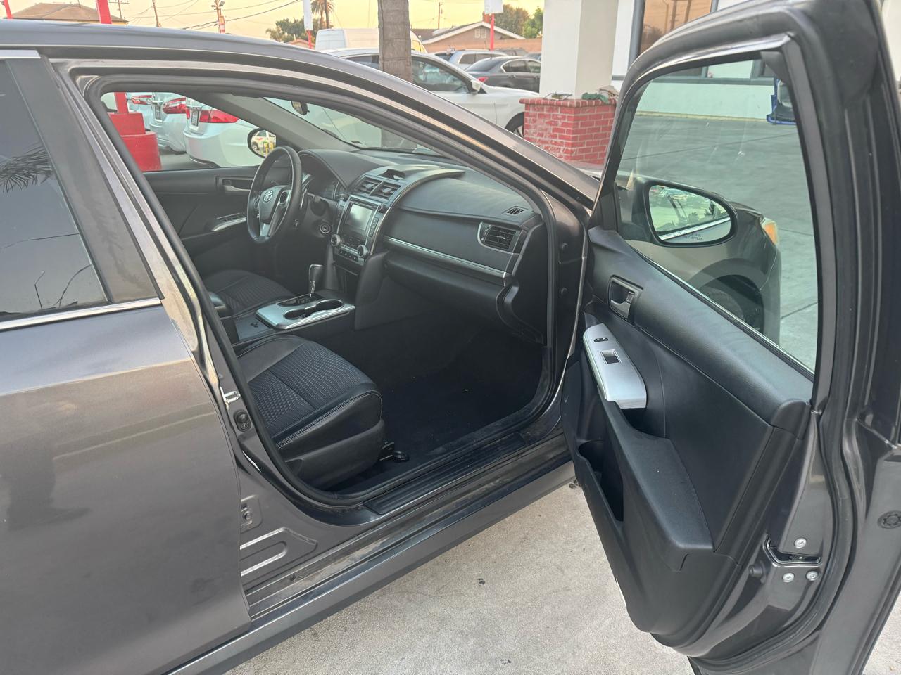 Toyota Camry SE 2014