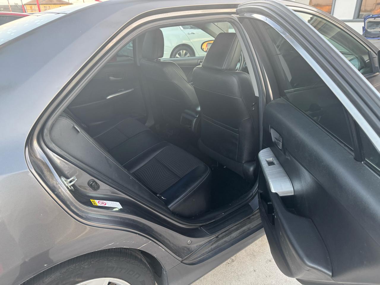 Toyota Camry SE 2014