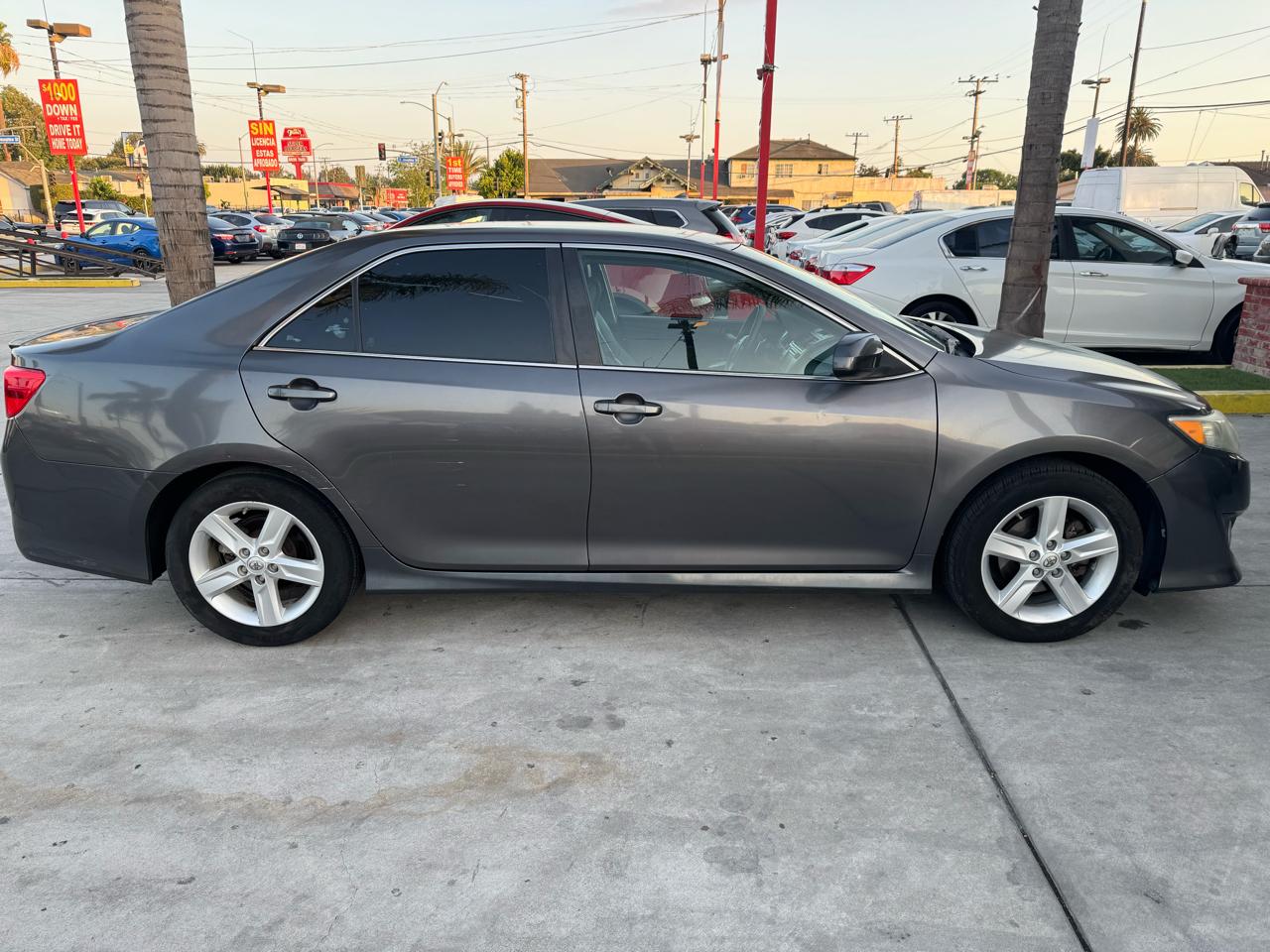 Toyota Camry SE 2014
