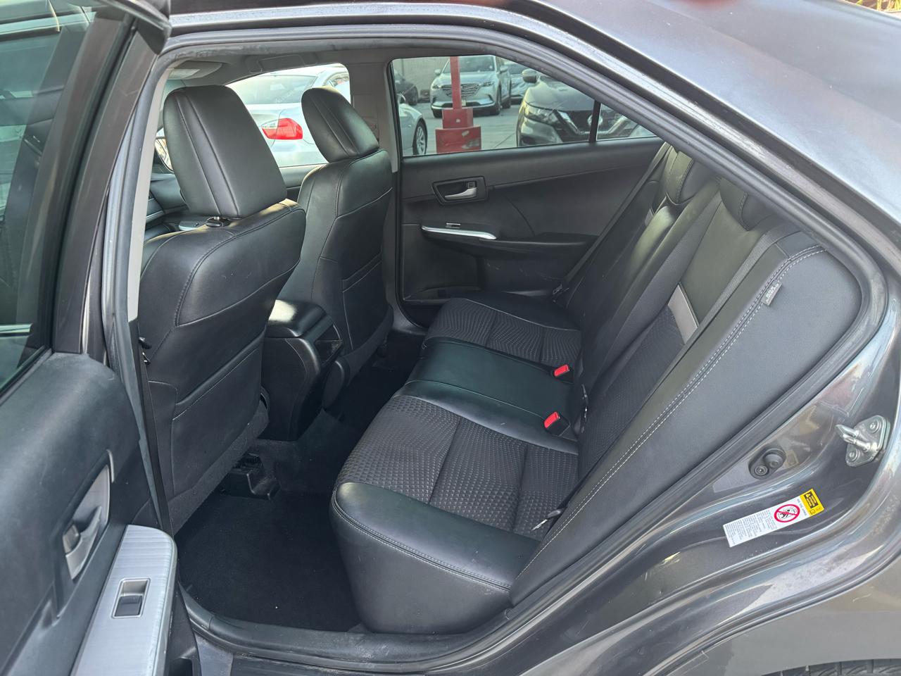 Toyota Camry SE 2014
