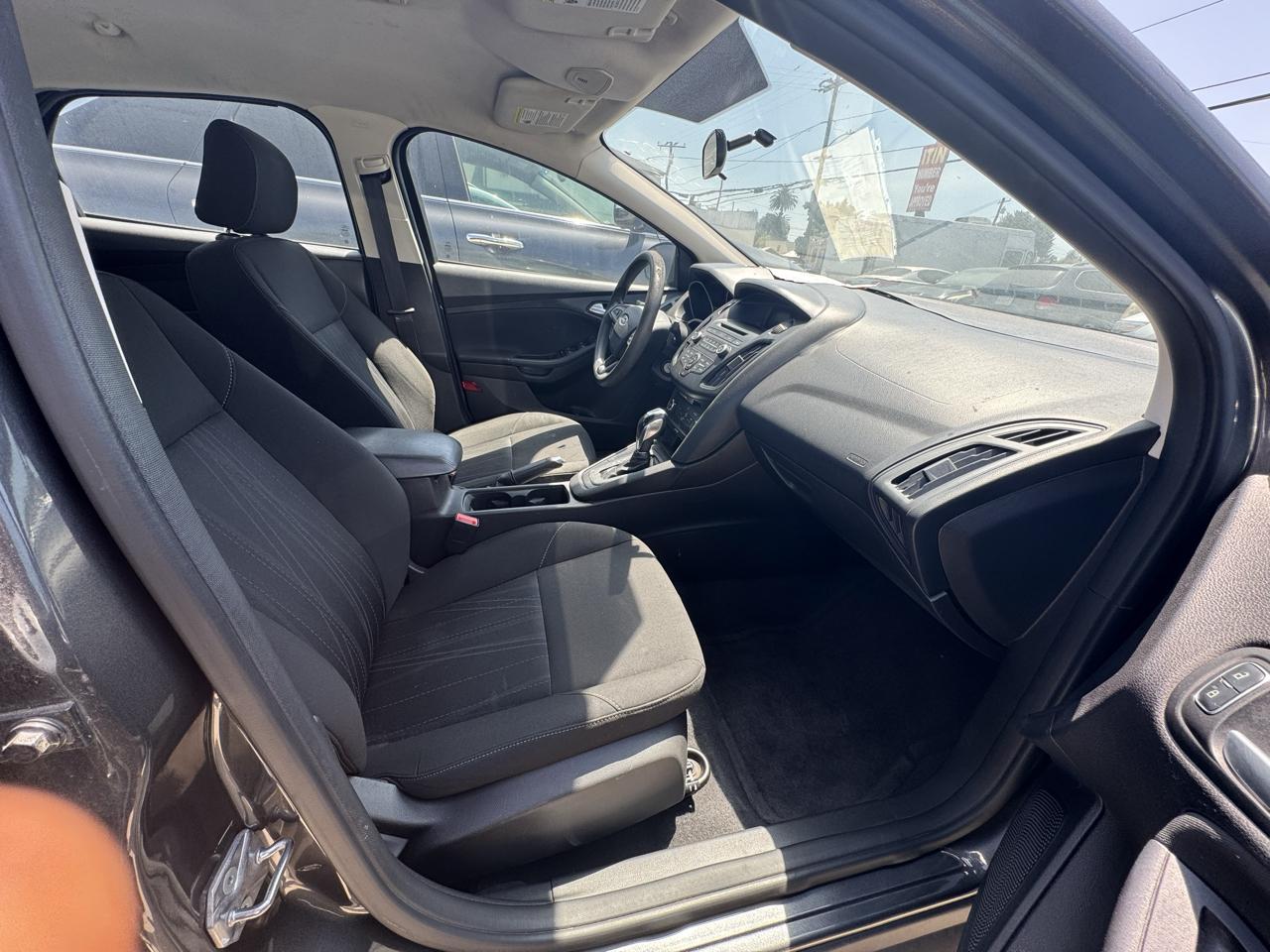 Ford Focus SE Sedan 2015