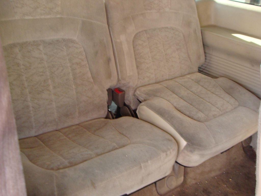 GMC Envoy XL SLE 2WD 2004