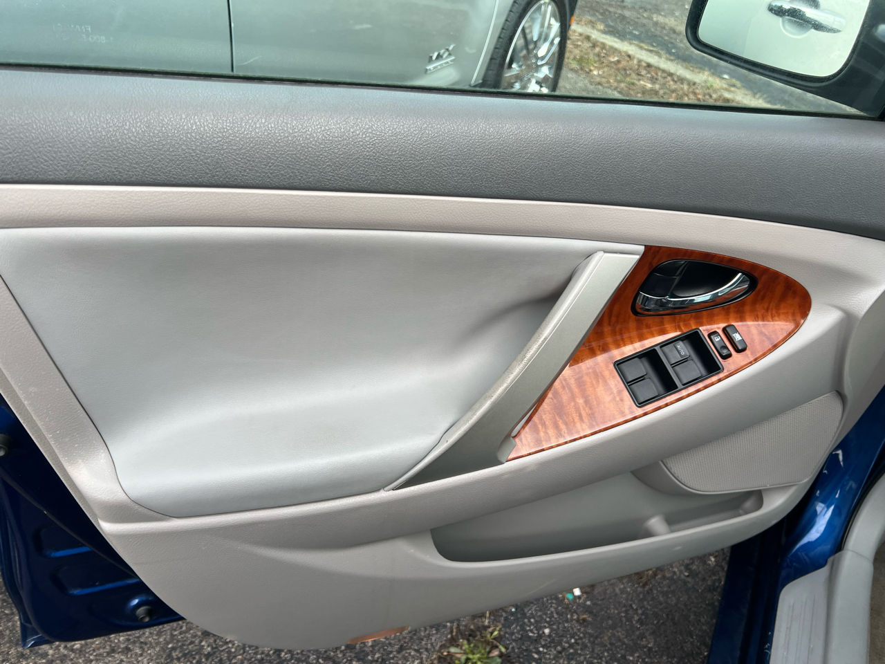 Toyota Camry 4dr Sdn V6 Auto XLE (Natl) 2009