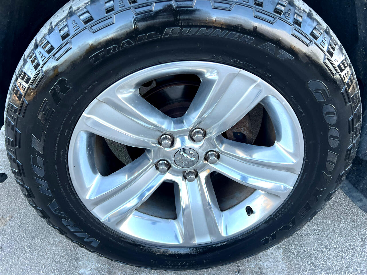 RAM 1500 4WD Crew Cab 140.5" Sport 2014