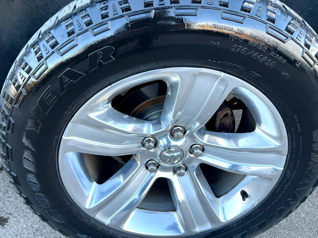 RAM 1500 4WD Crew Cab 140.5" Sport 2014