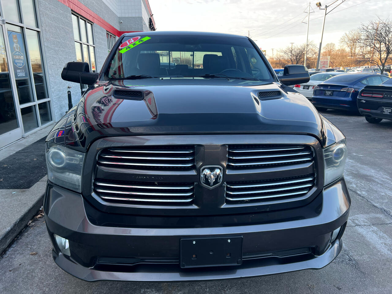 RAM 1500 4WD Crew Cab 140.5" Sport 2014