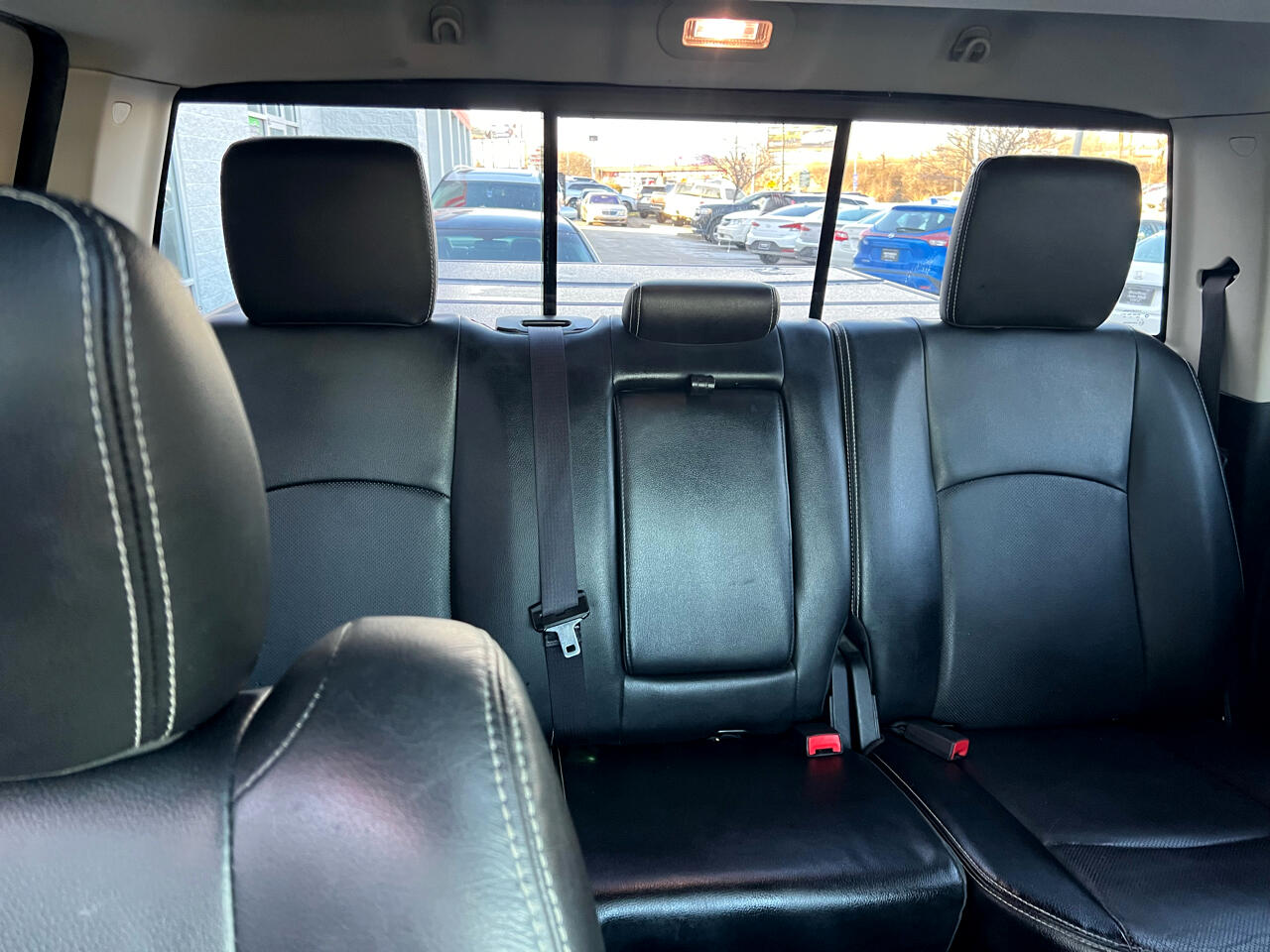 RAM 1500 4WD Crew Cab 140.5" Sport 2014