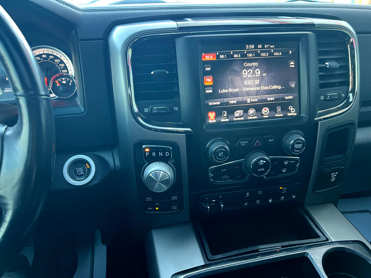 RAM 1500 4WD Crew Cab 140.5" Sport 2014