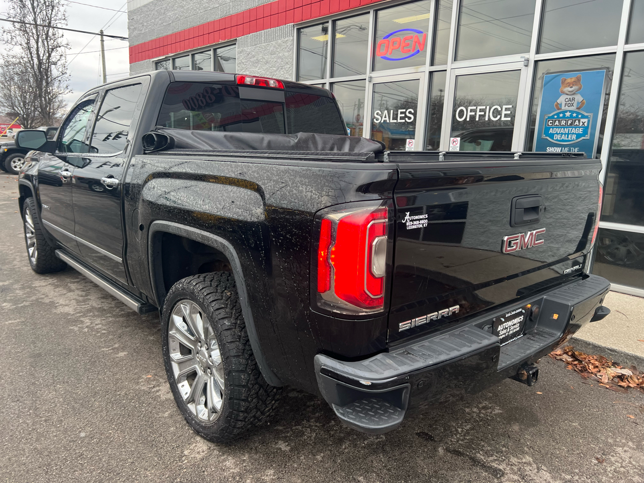 GMC Sierra 1500 4WD Crew Cab 143.5" Denali 2018